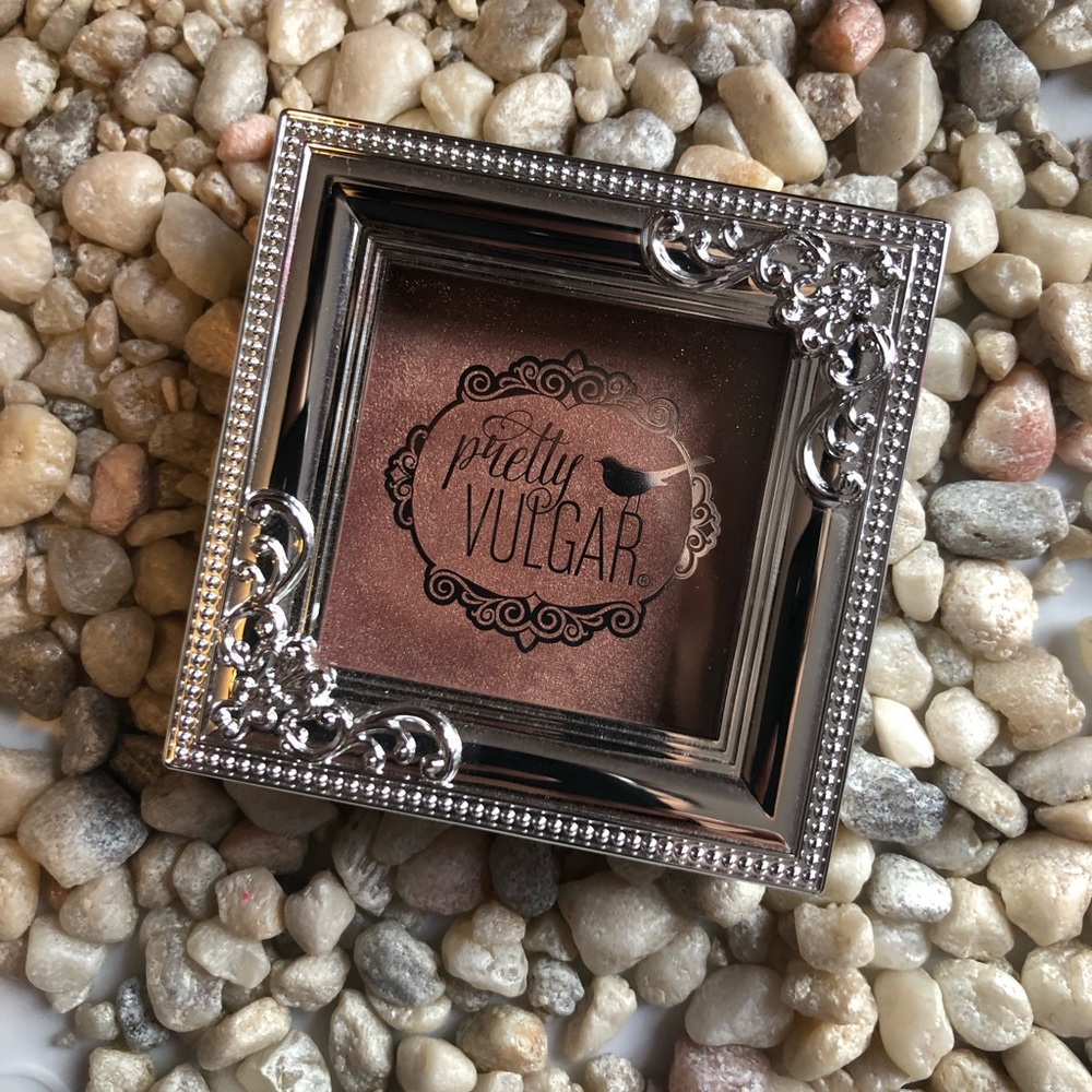Pretty vulgar rose gold highlighter
